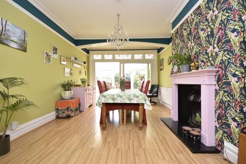 4 bedroom semi-detached house for sale, Richmond Avenue, Margate