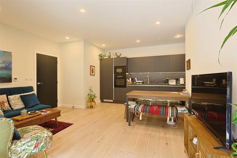 1 bedroom apartment for sale, Middle Road, Ealing, W7