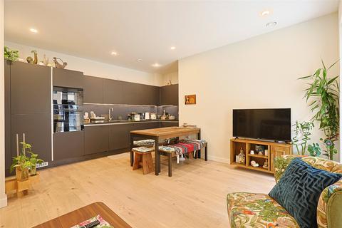 1 bedroom apartment for sale, Middle Road, Ealing, W7