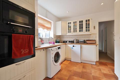 2 bedroom bungalow for sale, Ninesprings Way, Hitchin