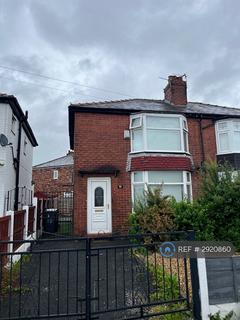 3 bedroom semi-detached house to rent, Sunnyside Road, Manchester, M43