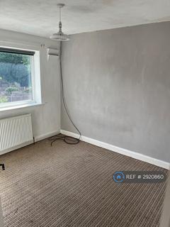 3 bedroom semi-detached house to rent, Sunnyside Road, Manchester, M43