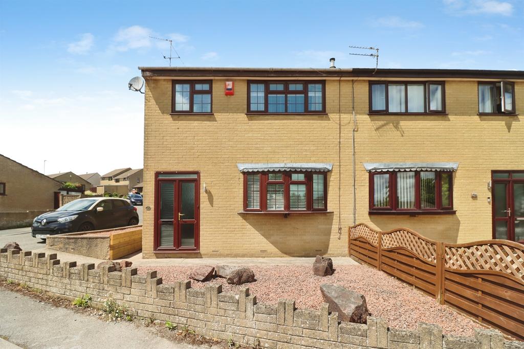 3 bedroom semi-detached house for sale