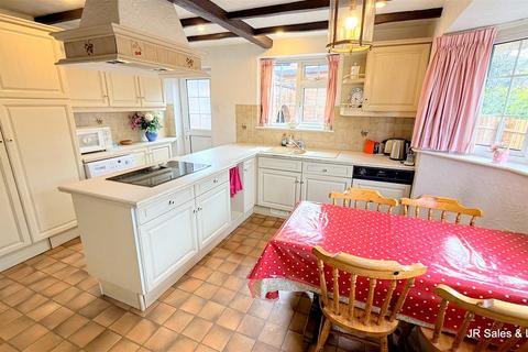 3 bedroom detached bungalow for sale, Tolmers Avenue, Cuffley