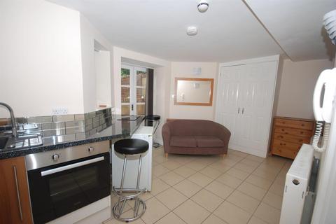 Studio to rent, 23 Church Hill, Leamington Spa