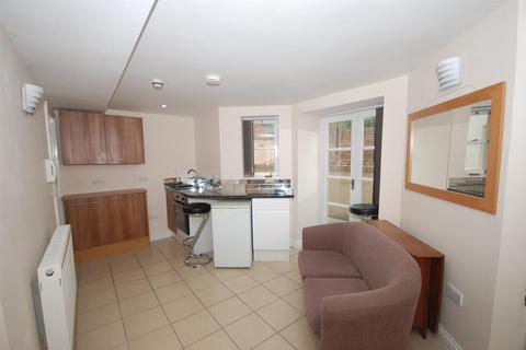 Studio to rent, 23 Church Hill, Leamington Spa
