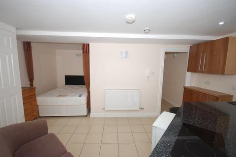 Studio to rent, 23 Church Hill, Leamington Spa
