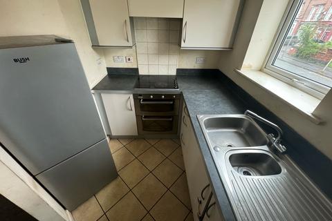 2 bedroom flat to rent, Kinsey Road, SMETHWICK