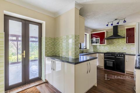 5 bedroom detached house to rent, Lulworth Park, CV8