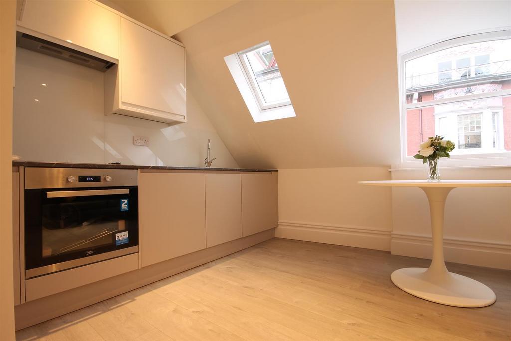 Apartment in Newcastle upon Tyne, Grainger Town - View 3
