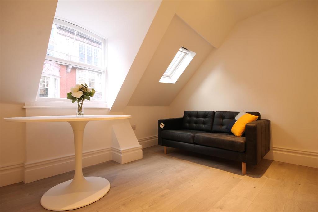 Apartment in Newcastle upon Tyne, Grainger Town - View 5