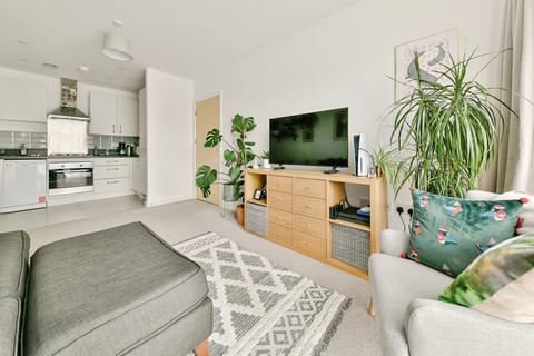 2 bedroom ground floor flat for sale, Allwoods Place, Hitchin