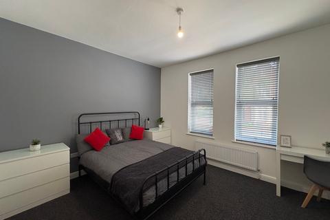 1 bedroom flat to rent, Carholme Road, Lincoln LN1