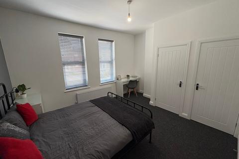 1 bedroom flat to rent, Carholme Road, Lincoln LN1