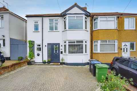 4 bedroom end of terrace house for sale, Oliver Road, HEMEL HEMPSTEAD