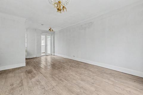 3 bedroom end of terrace house for sale, 4 Dingwall Road, Carshalton, Surrey, SM5 4LY