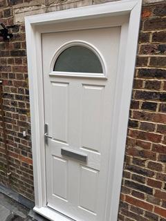 3 bedroom flat to rent, High Street, Tonbridge TN9