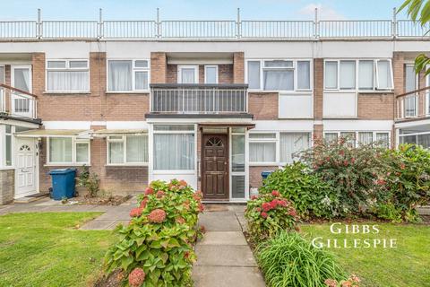 2 bedroom flat to rent, Garden Court, Stanmore, HA7