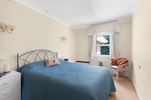 1 bedroom retirement property for sale, Roebuck Close, Bancroft Road, Reigate, Surrey, RH2