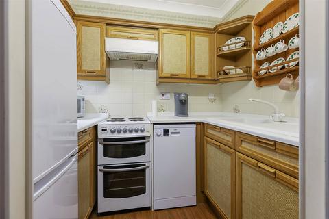 1 bedroom retirement property for sale, Roebuck Close, Bancroft Road, Reigate, Surrey, RH2