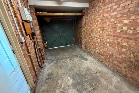 3 bedroom end of terrace house for sale, Aintree Close, UXBRIDGE