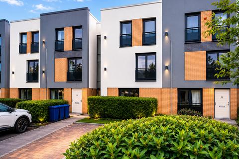 undefined, Firpark Close, Glasgow, G31