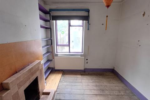 1 bedroom ground floor flat for sale, Westville Road, London