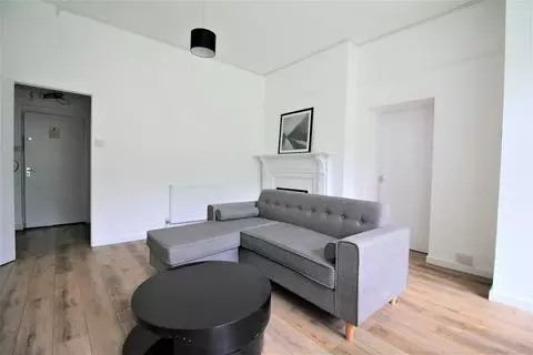 2 bedroom apartment to rent – pohled 2