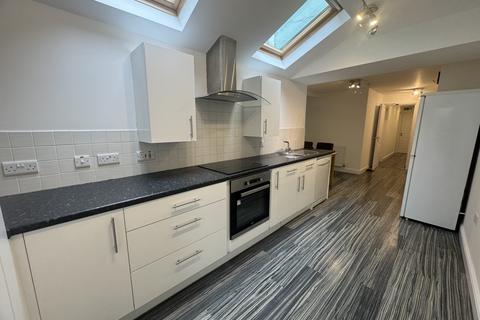 1 bedroom property to rent - Fler