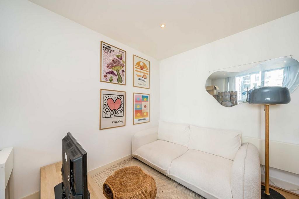 Apartment in London - View 3