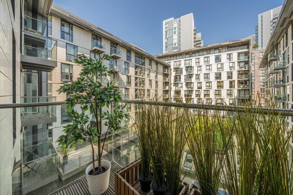 Apartment in London - View 5
