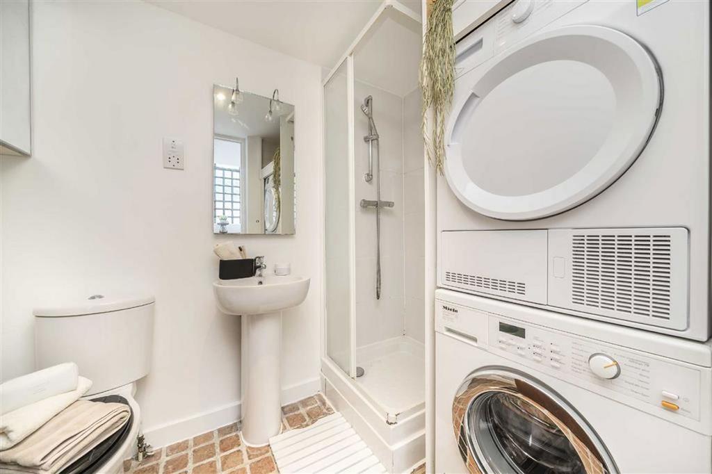 Utility room, utility
