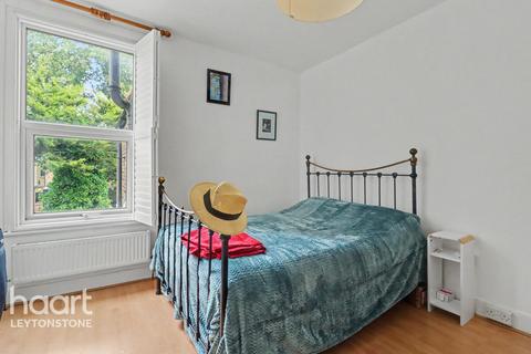 2 bedroom flat for sale, Warren Road, London