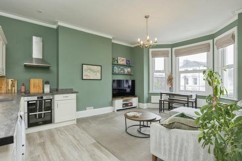 2 bedroom flat for sale, Upper Grosvenor Road, Tunbridge Wells, Kent, TN1