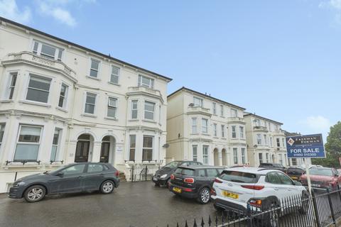 2 bedroom flat for sale, Upper Grosvenor Road, Tunbridge Wells, Kent, TN1