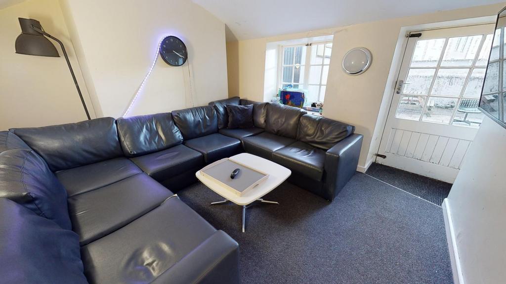 1 bedroom in a house share to rent