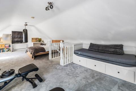 4 bedroom detached house for sale, Merrow Place, Surrey GU4
