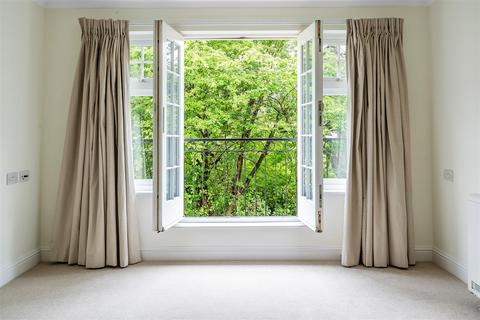 1 bedroom retirement property for sale, EPSOM ROAD, LEATHEREHAD, KT22