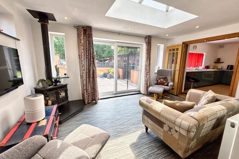2 bedroom detached bungalow for sale, Bridgend Road, Bryncethin, CF32