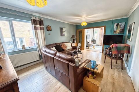 2 bedroom detached bungalow for sale, Bridgend Road, Bryncethin, CF32