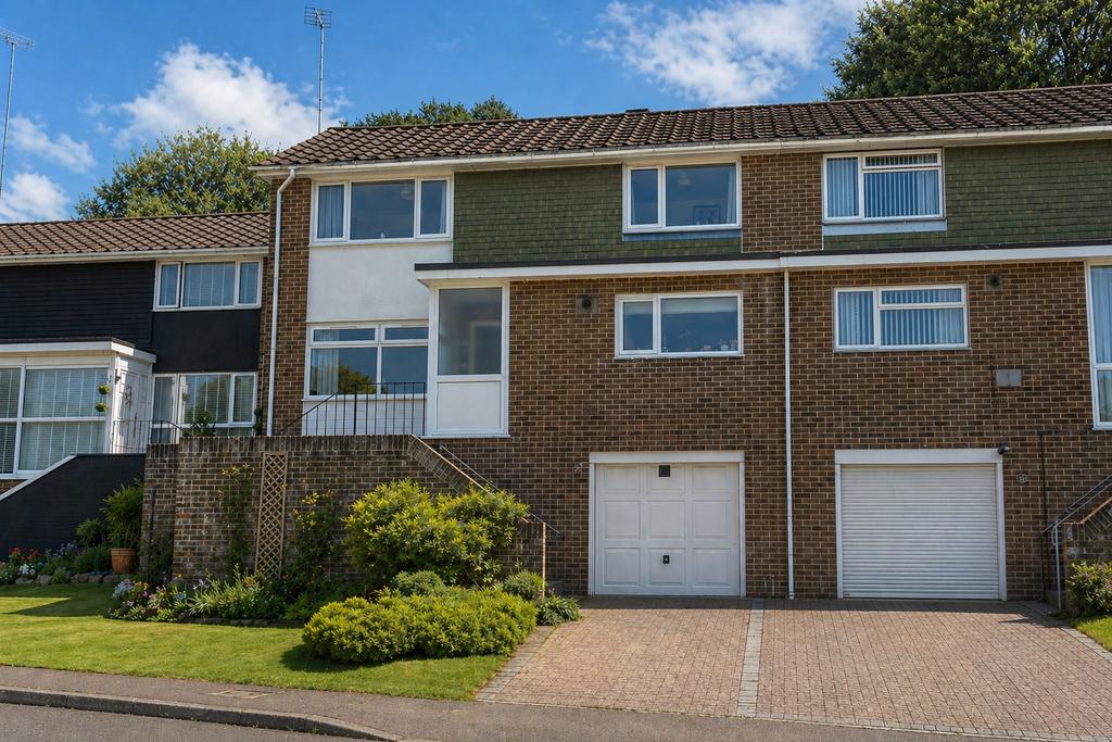 4 bedroom semi-detached house for sale