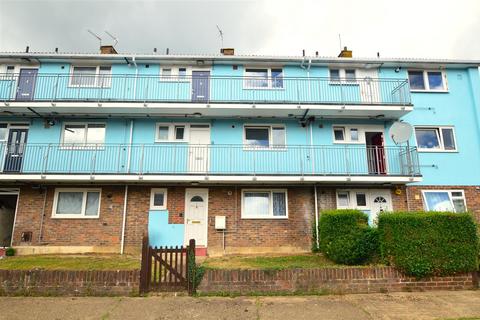 1 bedroom flat to rent, Travic Road, Slough