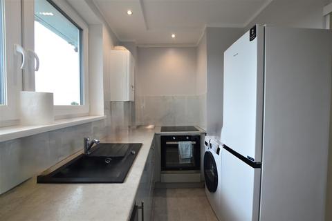 1 bedroom flat to rent, Travic Road, Slough