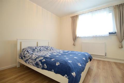 1 bedroom flat to rent, Travic Road, Slough