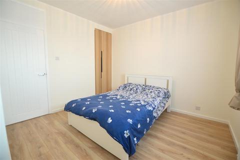 1 bedroom flat to rent, Travic Road, Slough