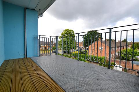 1 bedroom flat to rent, Travic Road, Slough