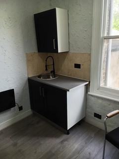 1 bedroom in a house share to rent, West Green Road, London, N15