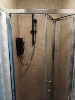 1 bedroom in a house share to rent, West Green Road, London, N15