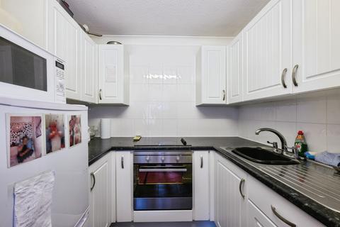 1 bedroom flat for sale, Cedar Road, Sutton, SM2