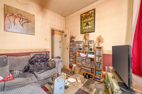 1 bedroom flat for sale, Trafalgar Square, Scarborough YO12